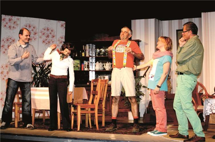 Noch wissen nur Ursel und Thomas alles über die richtige Zusammensetzung der jeweiligen Date-Partner. DL