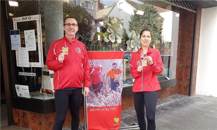 Nora Schäfer und Holger Kreinsberg starteten für die Sportteufelchen beim Marathon in Köln.  privat