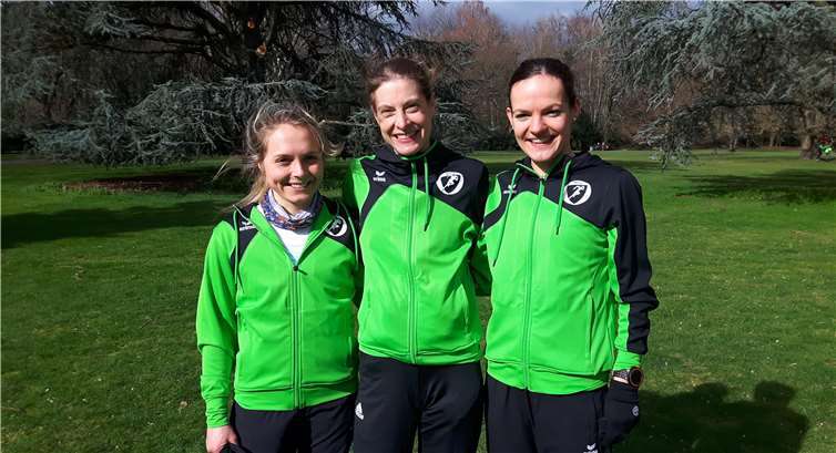 Nora Schmitz, Susanne Hahn und Julia Kümpers schafften ein hervorragendes Mannschaftsergebnis.Fotos: privat