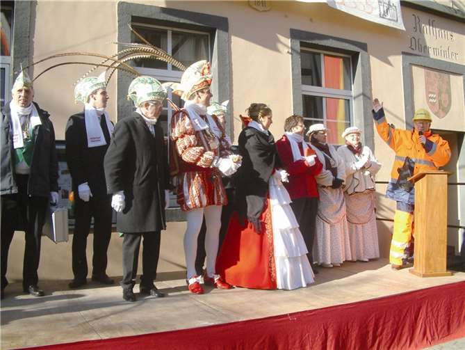 Norbert Matthias kam als Müllwerker mit „Hundehinterlassenschaftsbeuteln“.-AB-