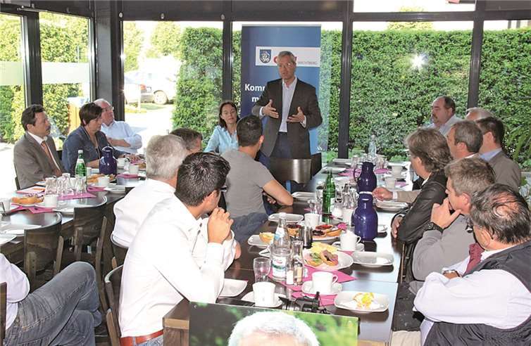 Norbert Röttgen diskutierte mit den Wachtberger Gewerbetreibenden und Landwirten. privat