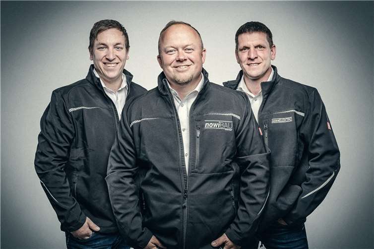 Normal Wirbel (Mitte) mit Kevin Marra (l.) und Jerome Walser.  Foto: Bernhard Risse