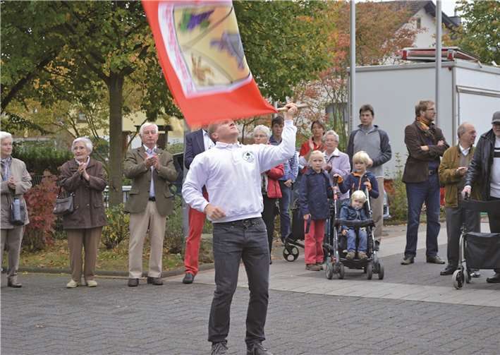 Norman Müller schwenkte das Fähndel für die Kirmesgäste.
