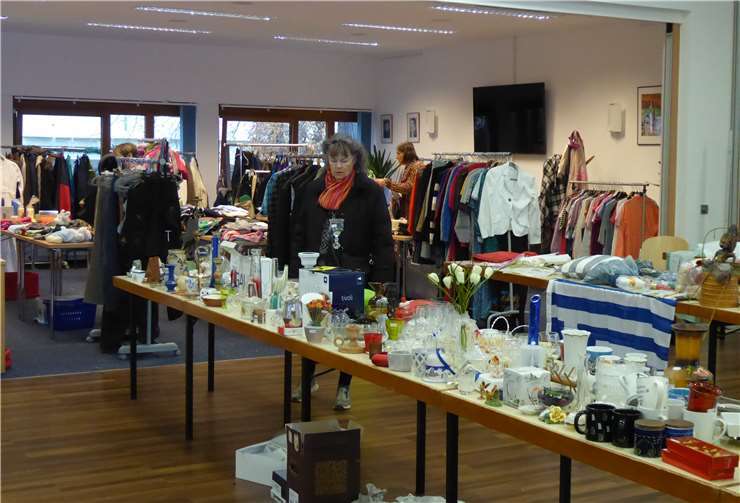 Nützliches und Kurioses war auf dem Winterflohmarkt zu entdecken.Foto: RU