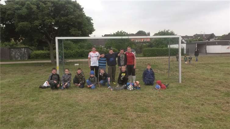 Nun haben die Fußballbegeisterten in Miel wieder ein Fußballtor zur Verfügung. privat