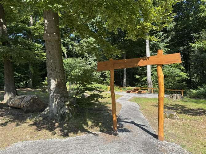 „Hochkreuz“ im Andernacher Stadtwald erstrahlt in neuem Glanz Nun strahlt es in neuem Glanz.