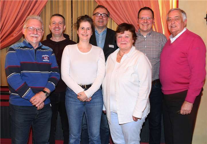 Nun wieder komplett: Der Ortsausschuss Odendorf e.V. (v.l.n.r.) mit Kurt Haselwanter, Jörg Freyer, Dr. Arletta-Marie Kösling, Mario Mezger, Elisabeth Kümpel, Carsten Pfenning und Gerhard Bubel.Gerhard Bubel