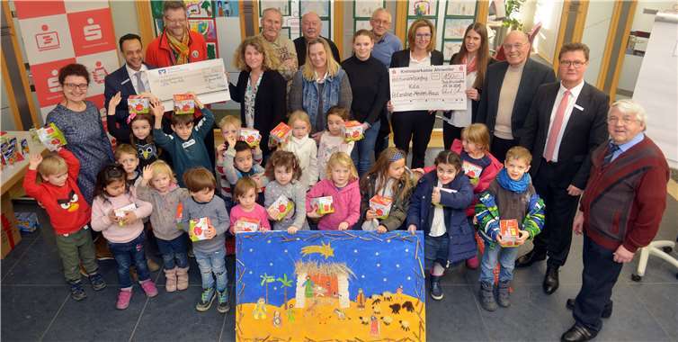 Nur Sieger gab es beim Finale des Malwettbewerbs „Krippenstraße“ in der KSK Geschäftsstelle in Bad Neuenahr .privat