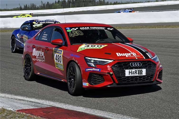 Nur wenige Runden vor Schluss mussten Joachim und Jürgen Nett (Mendig/Mayen) in einer aussichtsreichen zweiten Position das Aus des Audi RS3 hinnehmen.