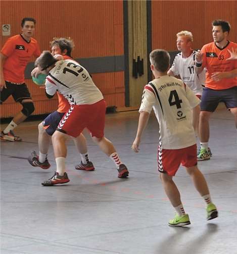 Nutzen die Gelegenheit zum Hallenturnier: Die Handball-Senioren aus Merl. privat