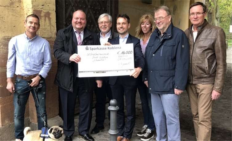 OB David Langner (Mitte) mit dem Vereinsvorstand des Karthäuser Bürgervereins. Foto: privat