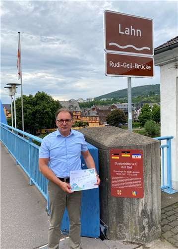 OB-Kandidat Thomas Becher an der Rudi-Geil-Brücke.Foto: privat