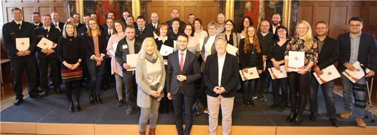 OB Langner, Bürgermeisterin Ulrike Mohrs und Kulturdezernentin Dr. Margit Theis-Scholz sowie die Geehrten. Foto: privat
