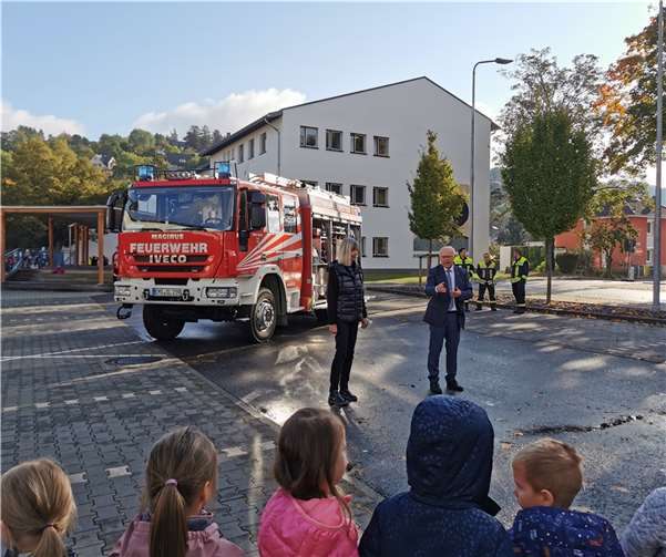 OB Peter Labonte gratulierte der kommunalen Kita EinSteinchen zum zehnten Geburtstag.Fotos: Eva Dreiser / Stadtverwaltung Lahnstein
