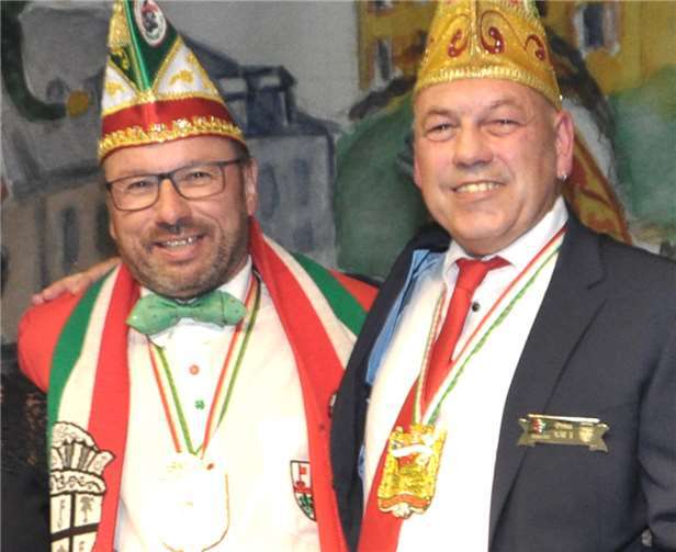 OB Wolfgang Treis macht schon einmal „gut Wetter“ bei Prinz Uli I., seinem „Nachfolger“ im Amt als Stadtchef.