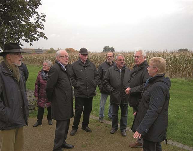 OV-Vorsitzende Iris Nengel und die Mitglieder trafen sich um 10 Uhr zur gemeinsamen Begehung.SPD
