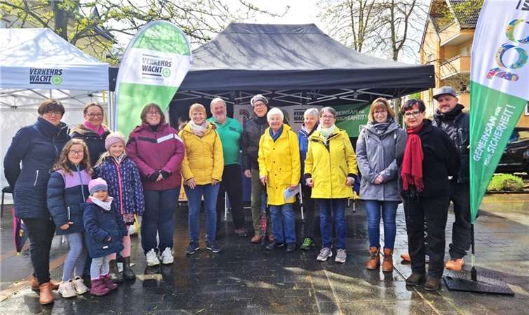 Ob Fahrrad- oder Bremssimulator, ob Gurtschlitten oder Rauschbrille; vieles war vor Ort. Auch für die Kinder hatte die Verkehrswacht interessante Dinge vorbereitet. Foto: Ruth Doemen