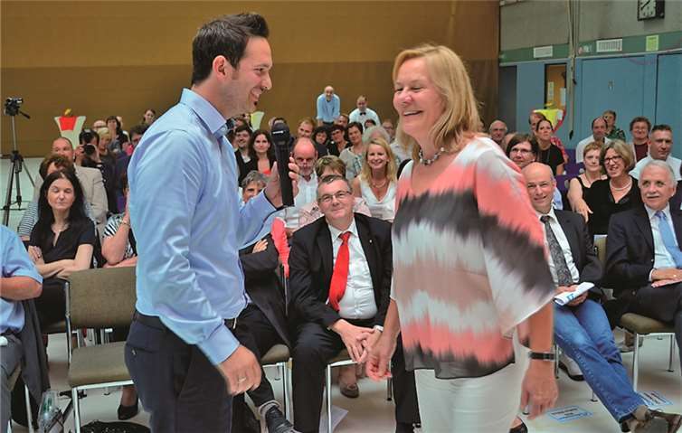 Ob Lisa Schneider reif ist für die Insel, testete Michael Lazarou mit einem Wissensspiel.