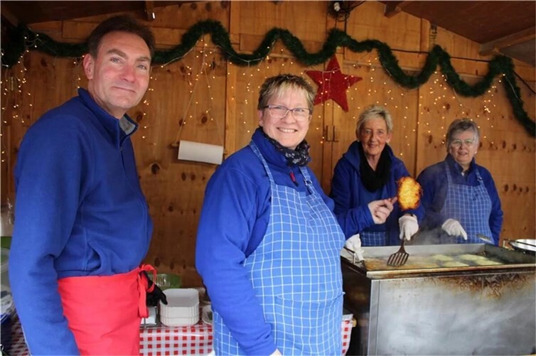 Ob herzhafte Bratwurst nach Nürnberger Art, duftende Reibekuchen, süße Spezialitäten oder ein wärmender Glühwein - auch in alkoholfreier Variante - hier ist für jeden Geschmack etwas dabei. Fotos: Archiv DU