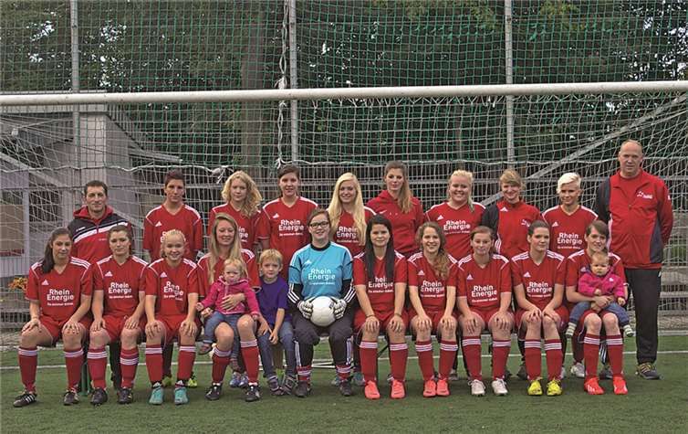 Oben li Trainer Engin Misir, Isabella Schmitz, Friederike Osterholt, Sara Esfandiari, Katharina Bruckschen, Linda Hochgürtel, Lisa Bremer, Mareike Stickler, Sandra Hühnerbach, Trainer Werner Bruckschen. Li unten Sabrina Bachem, Christina Harzen, Johanna Lange-Brandenburg, Christina Schöller, Lynn Gehlen, Lena Stamm, Johanna Thomas, Ursula Leist, Stefanie Neuendorf Sand, Sabrina Di Pumpo. Nicht im Bild: Dresen Lisa, Torhüterin Ersöz Derya, Lehmberg Janet, Judith Kader. pirvat
