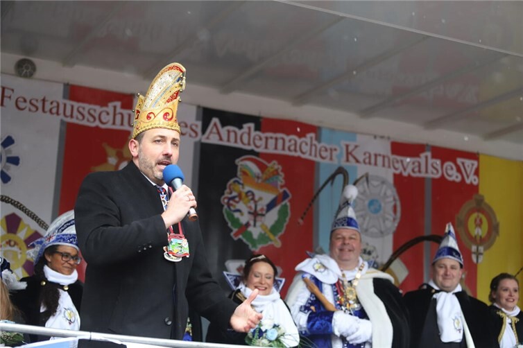 Oberbürgermeister Christian Greiner musste den Stadtschlüssel abgeben. Fotos: WAMFO.DE