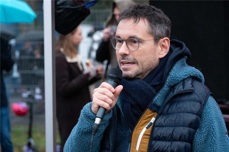 Oberbürgermeister David Langner bei der Eröffnung.