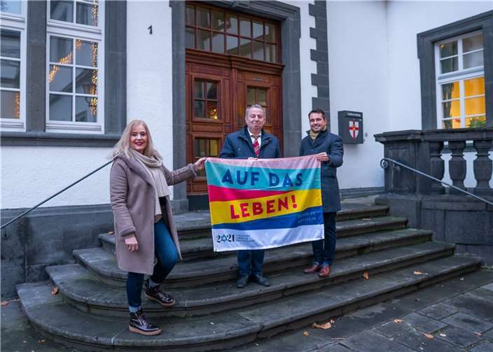 Oberbürgermeister David Langner, der Vorsitzende der Jüdischen Kultusgemeinde Avadislav Avadiev und PD Dr. Margit Theis-Scholz, Dezernentin für Bildung und Kultur.Quelle: Stadt Koblenz