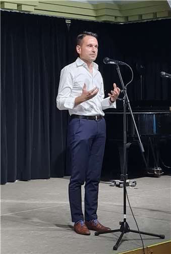 Oberbürgermeister David Langner lobte das Wirken von Klemens Breitenbach.  Foto: privat