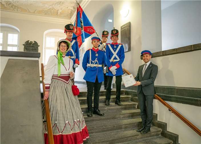 Oberbürgermeister David Langner wurde zum Ehrenkommandanten der Koblenzer Stadtsoldaten ernannt.Quelle: Stadt Koblenz