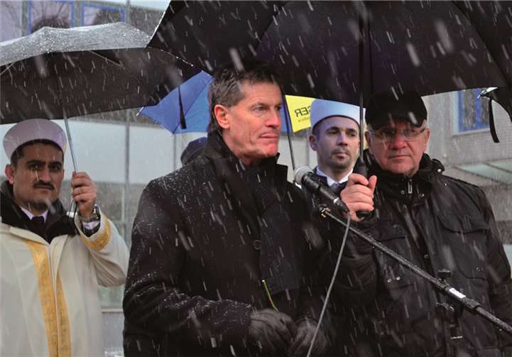 Oberbürgermeister Dr. Joachim Hofmann Göttig neben Bundestagsabgeordneten Detlef Pilger.