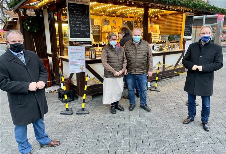 Oberbürgermeister Jan Einig, Andrea und Herbert Meyer mit MdB Erwin Rüddel. Foto: Reinhard Vanderfuhr