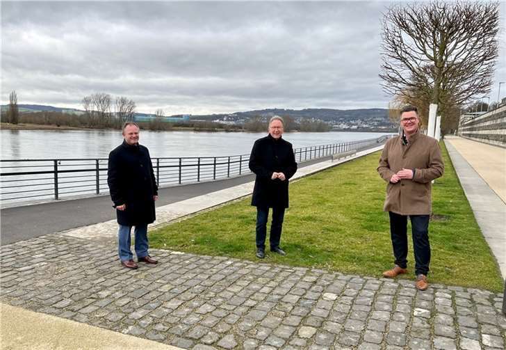 Oberbürgermeister Jan Einig, CDU-Bundestagsabgeordneter Erwin Rüddel und Stadtbürgermeister Peter Jung freuen sich über den Zuschlag der Deichstadt Neuwied, als Host Town für die in Berlin stattfindenden Special Olympics 2023. Foto: privat