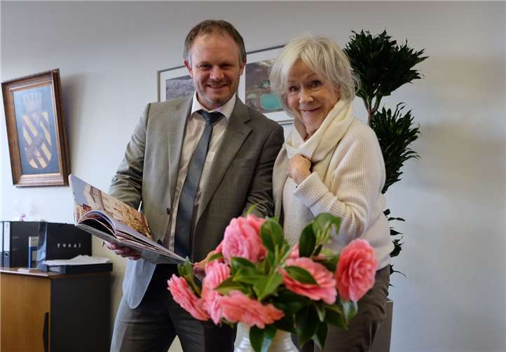 Oberbürgermeister Jan Einig und Marie Schäfer. Foto: privat