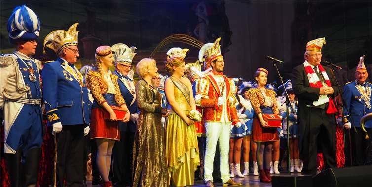 Oberbürgermeister Prof. Dr. Hofmann-Göttig ließ essich nicht nehmen, sein Grußwort an die Koblenzer Tollitäten zu richten.