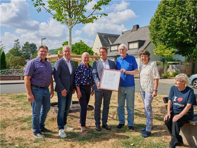 Oberbürgermeister a.D. Dr. Eberhard Schulte-Wissermann wurde zum Ehrenmitglied der BUGA-Freunde Koblenz ernannt.  Foto: BUGA-Freunde Koblenz, Ernst Dolkemeier