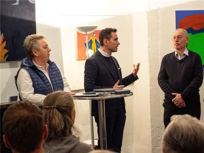 Oberbürgermeister und Bürgermeisterin unterstrichen das im Rahmen der rechtlichen, fiskalischen und personellen Möglichkeiten die Ansinnen der Altstädter Berücksichtigung finden. Foto: Hermann Schäfer