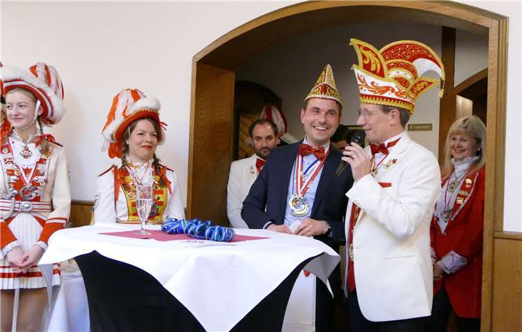 Oberbürgermeisters David Langner steuerte zum Abendprogramm eine Rede bei. Fotos: privat