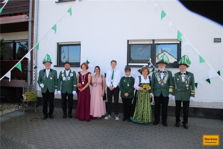 Oberdreeser Majestäten vor dem Festzug
