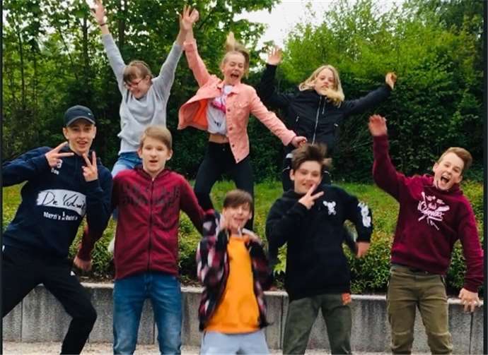 Obere Reihe: Anna Kowal, Leonie Bode, Lea Klingauf. Untere Reihe: Ben Kowal, Max Salma, Nick Herlemann, Leornado Bode, Mika Baumann.Foto: privat