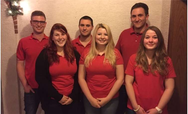 Obere Reihe: Schriftführer Jan Schumacher, 1. Vorsitzender Marco Schneider, 2. Vorsitzender Florian Neifer, untere Reihe: Beisitzerin Victoria Ehrenberg, Kassiererin Rebecca Hoß, Beisitzerin Giulia Weißenfels.  privat