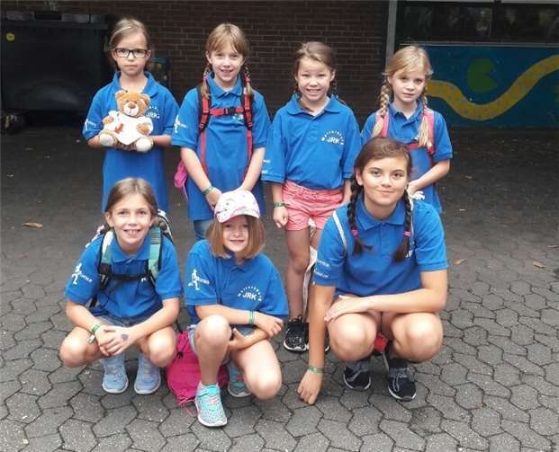 Obere Reihe (v.l.n.r.): Matilda Wehr, Paula Rübin, Loreen Künster, Madita Jung; Untere Reihe (v.l.n.r.): Annika Hollerbach, Lara Hahn, Janine Meurer.