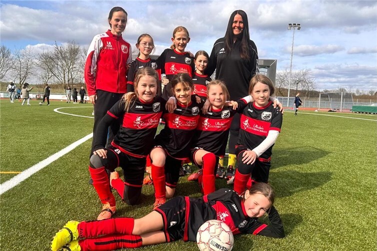 Obere Reihe (v.l.n.r. ) Trainerin Lara K., Lena B., Anna H., Emilia L., Trainerin Jana L.Untere Reihe (v.l.n.r.) Delia K., Johanna M., Paula M., Greta M. und Alessia T.