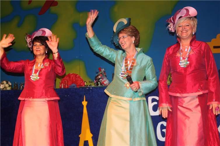 Obermöhn Angelika Klöber regiert in der Karnevalshochbug Heimbach-Weis.  Foto: FF