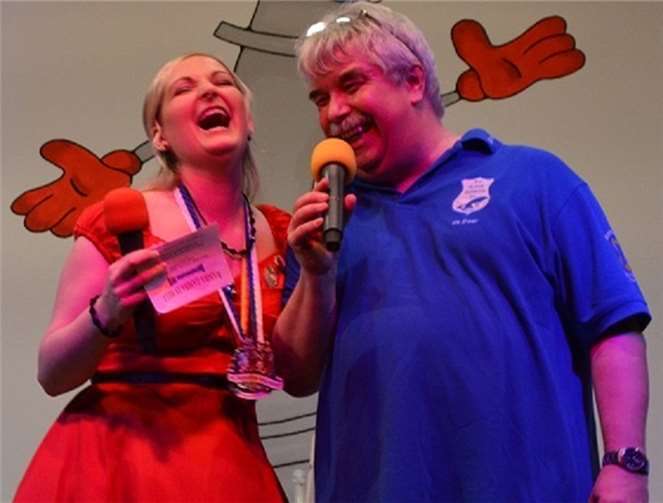 Obermöhn Annika Endres und Sitzungspräsident Bernhard Wölwer. privat