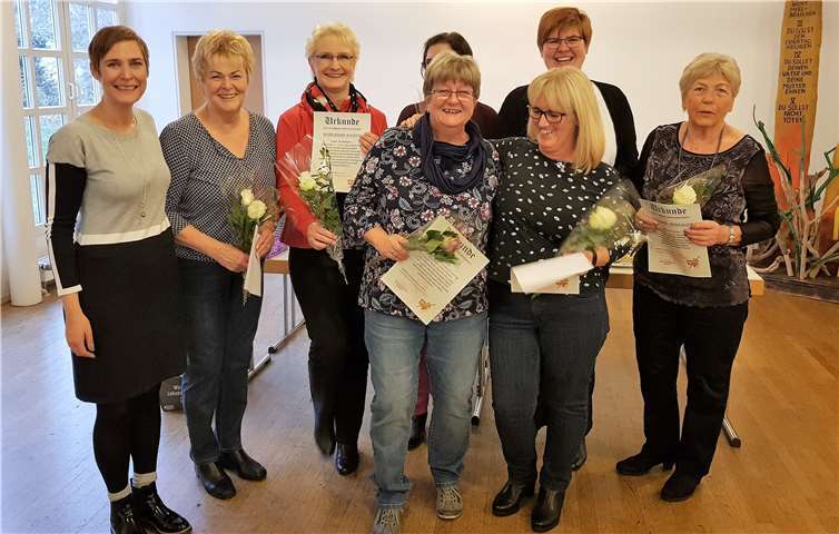 Obermöhn Christina Möcking freute sich, Mitglieder für ihre langjährige Zugehörigkeit ehren zu können.  privat