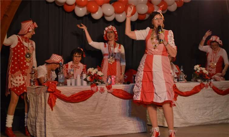 Obermöhn Ingrid Efferz führte glänzend durch das Programm. -AB-