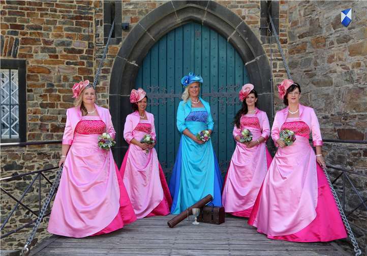 Obermöhn Nadine mit ihrem Gefolge.Foto: privat