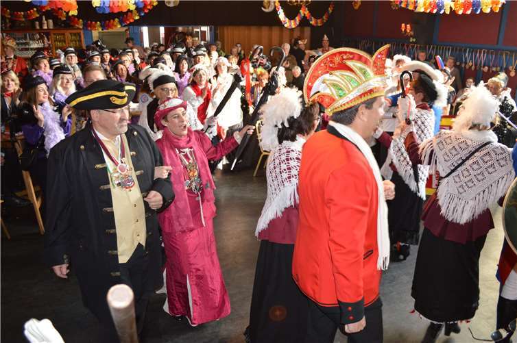 Obermöhn Tina Möcking mit Bürgermeister Herbert Georgi.