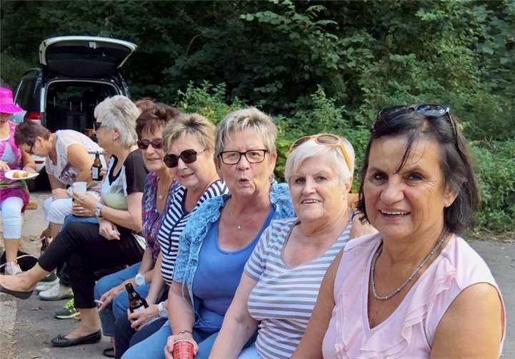 Obermöhne Elsbeth, wie immer, mitten im „Geschehen“.privat