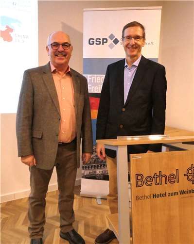 Oberst a.D. Schmidhofer und Dr. Weber.  Foto: Brigitte Schmidhofer
